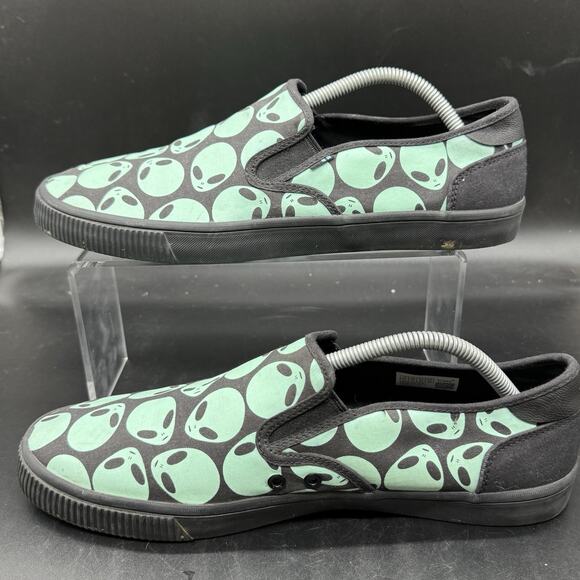 Toms Shoe Mens size 10 Alien Green Black Glow In The Dark UFO Sneaker - Picture 2 of 8